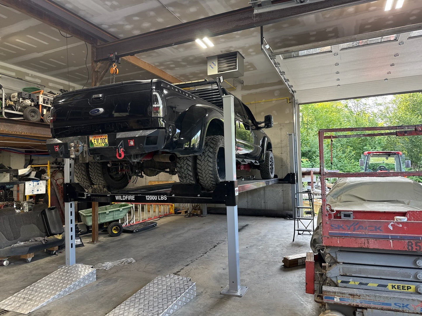 Wildfire 12000 Truck Lift | Heavy Duty Vehicle Lift
