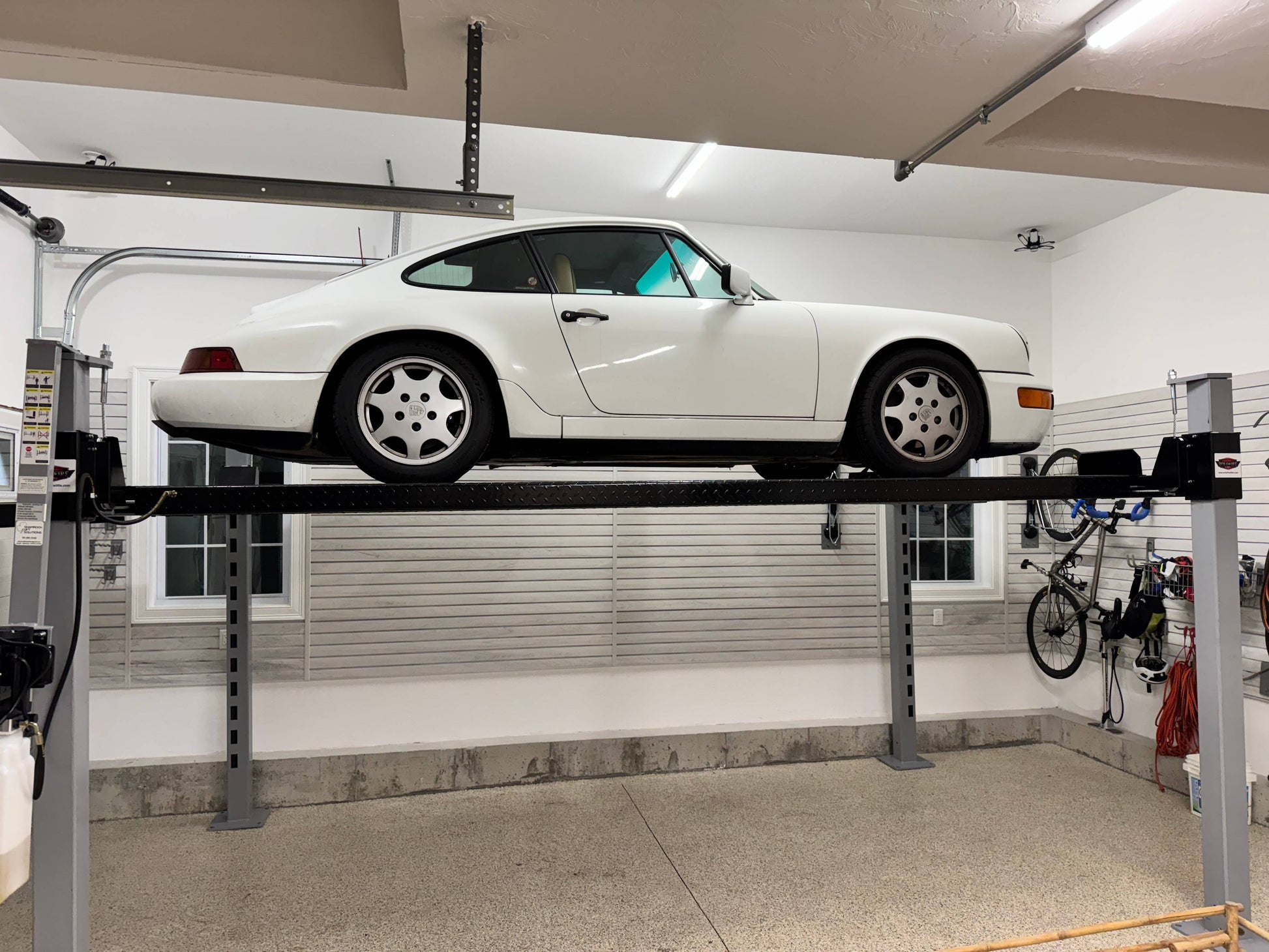 Premium 9000 Exotic Lift by Wildfire for low-clearance cars