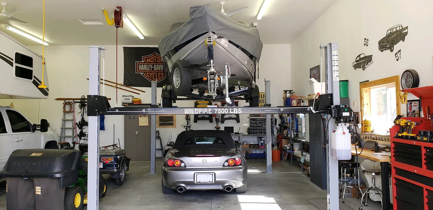 Wildfire 7500 trailer lift supporting RV trailer